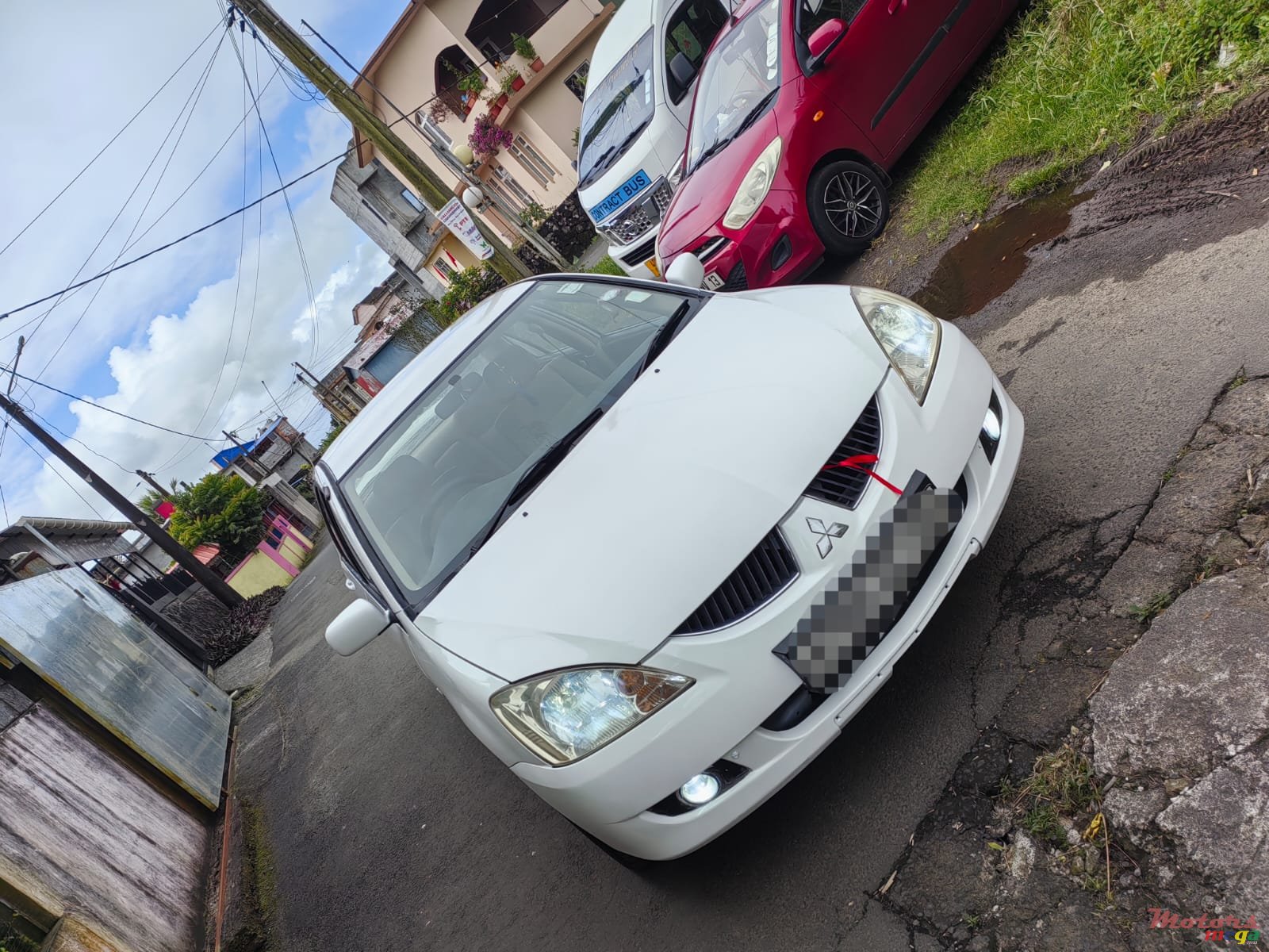 2005' Mitsubishi Lancer photo #3