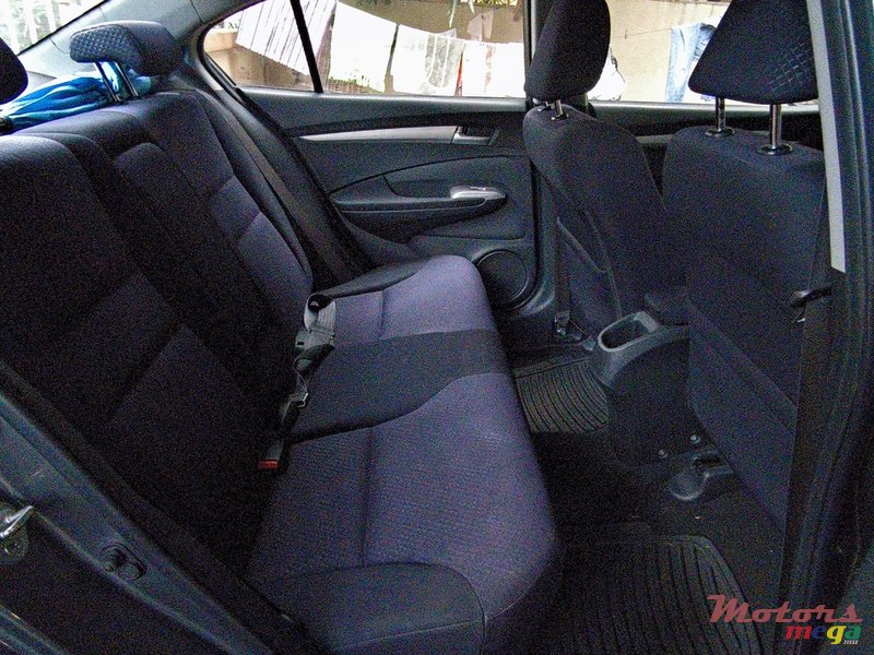 2011' Honda City photo #2