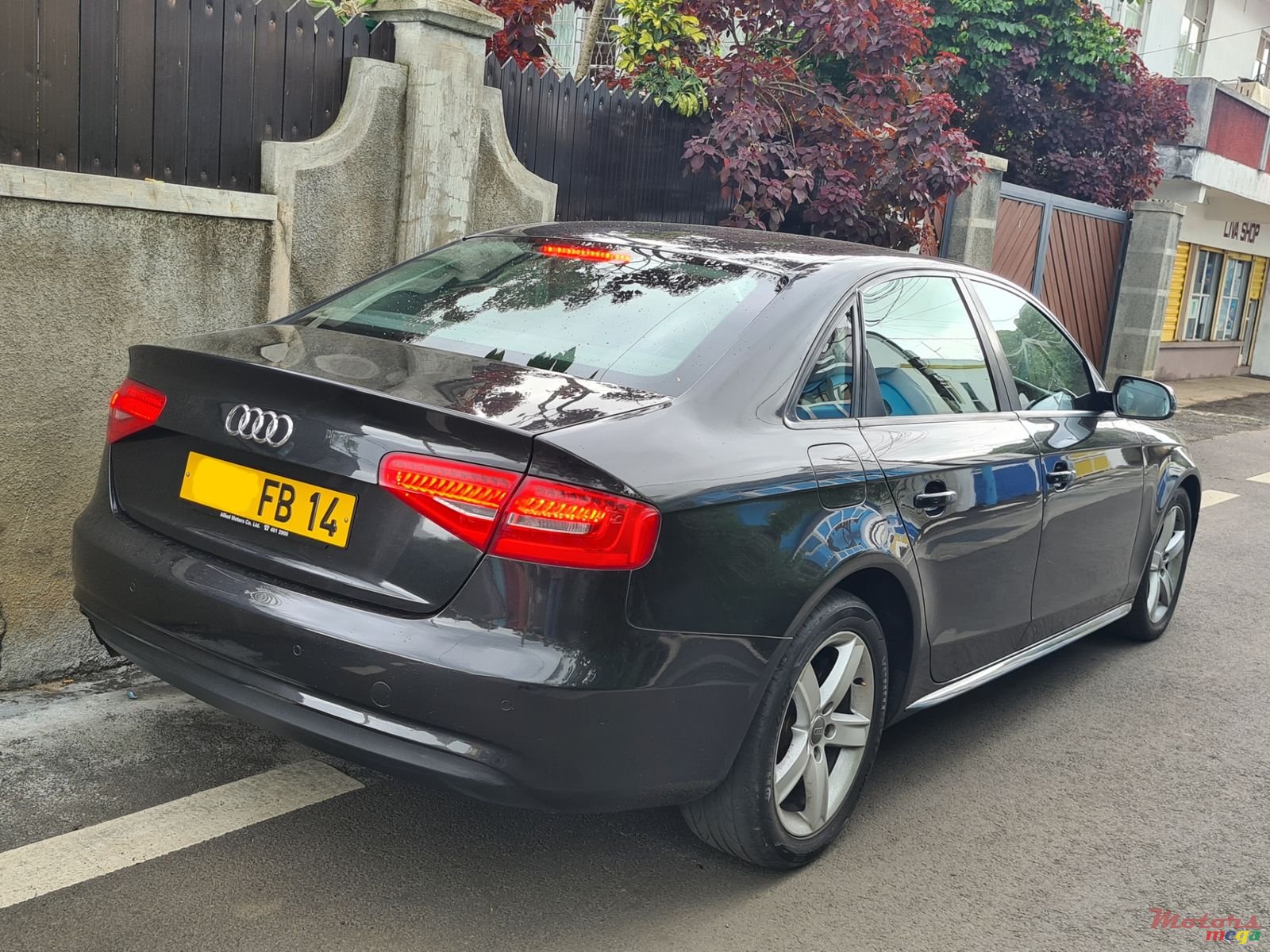 2014' Audi A4 Turbo photo #2