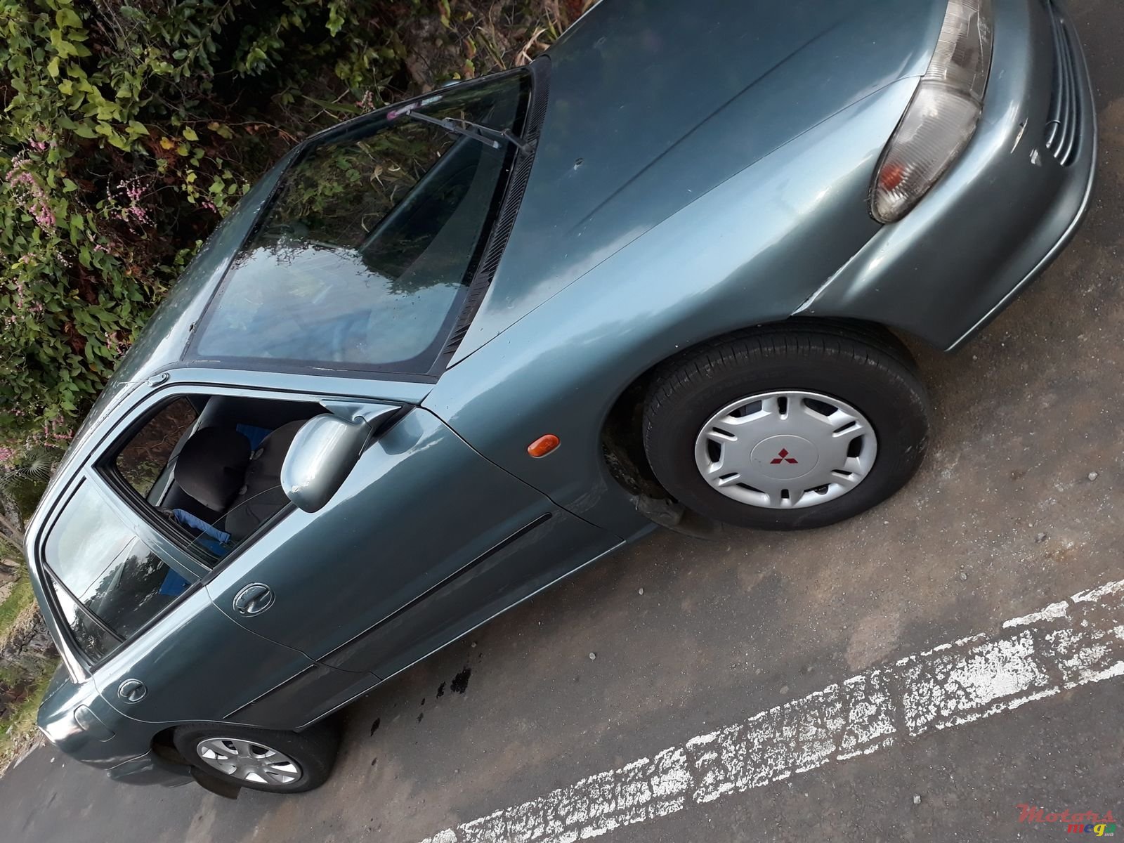 1992' Mitsubishi Lancer photo #2