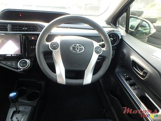 2016' Toyota Aqua photo #7