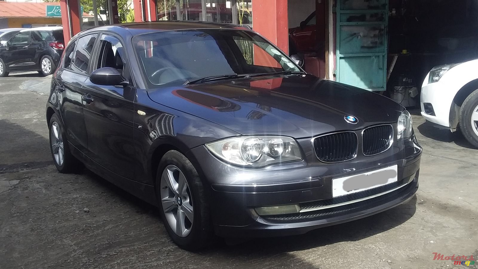 2008' BMW 1 Series 116i photo #2