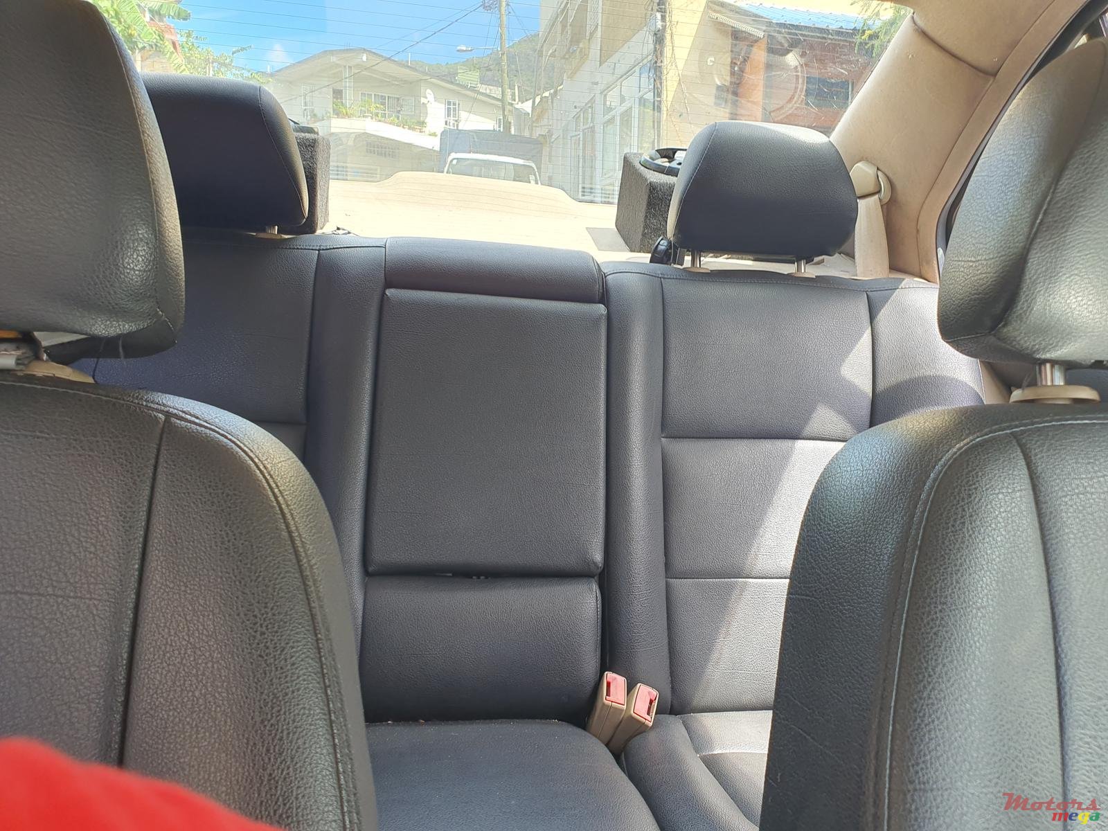 2002' Volkswagen Bora photo #2