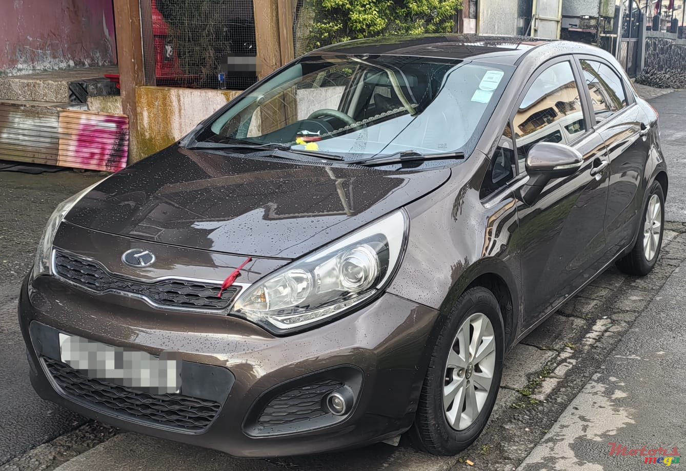 2012' Kia Rio photo #1
