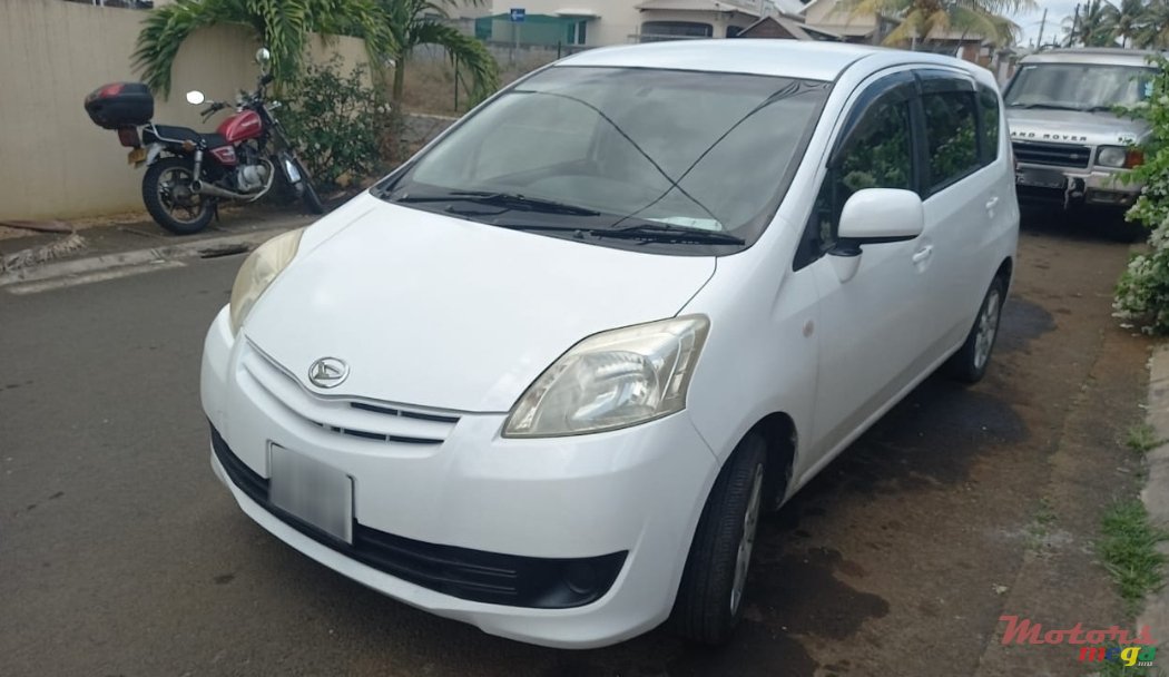 2010' Daihatsu Boon Luminas/Passo Sette photo #1