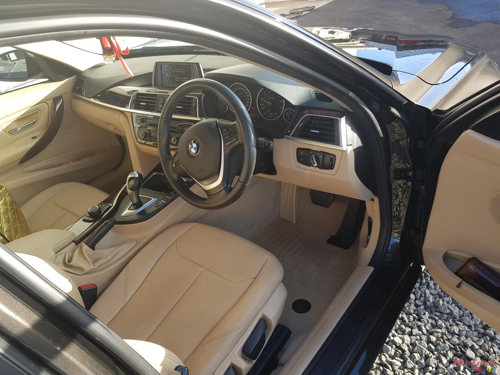 2015' BMW 318 ORIGINAL photo #3