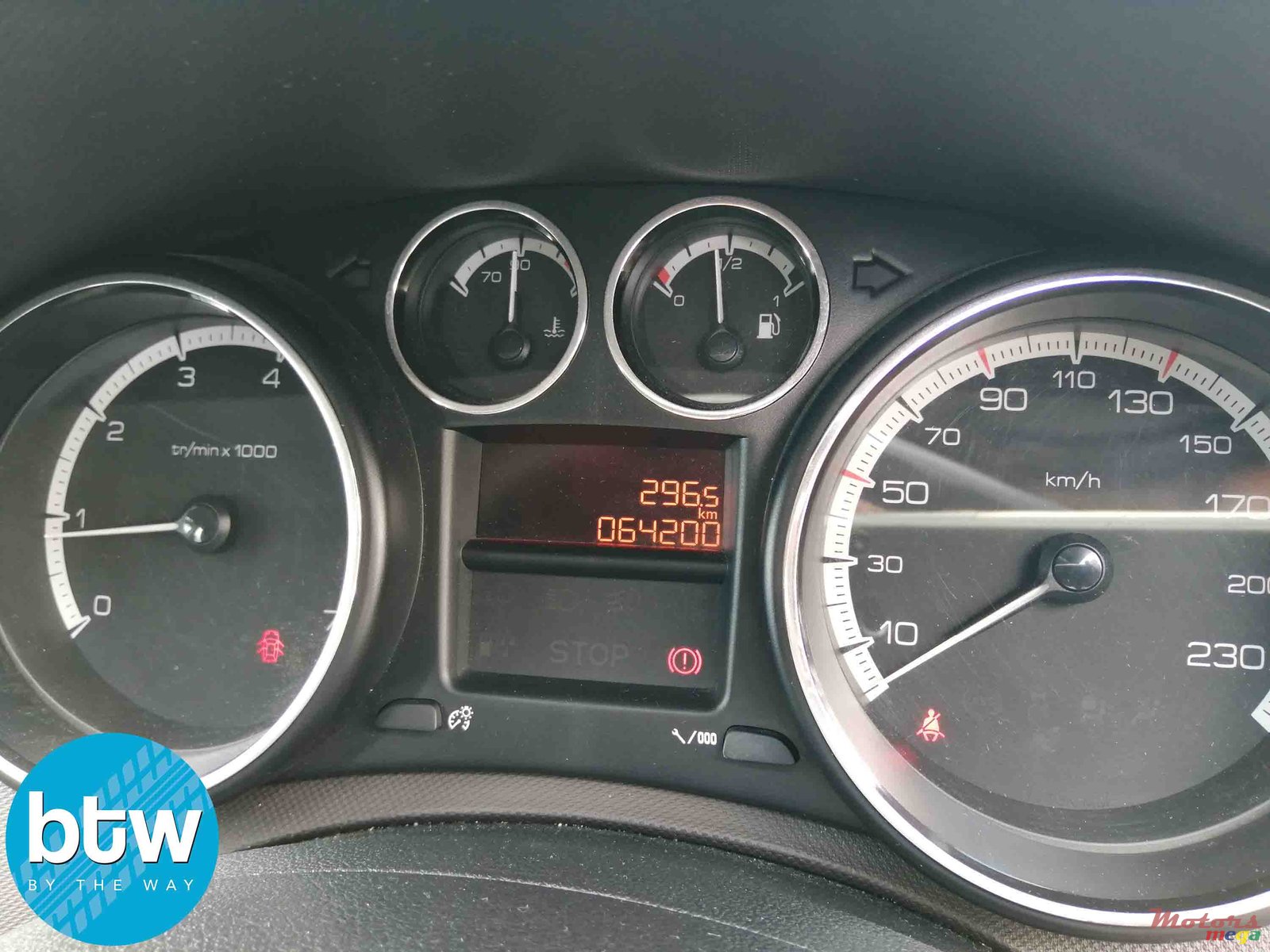 2011' Peugeot 308 photo #6