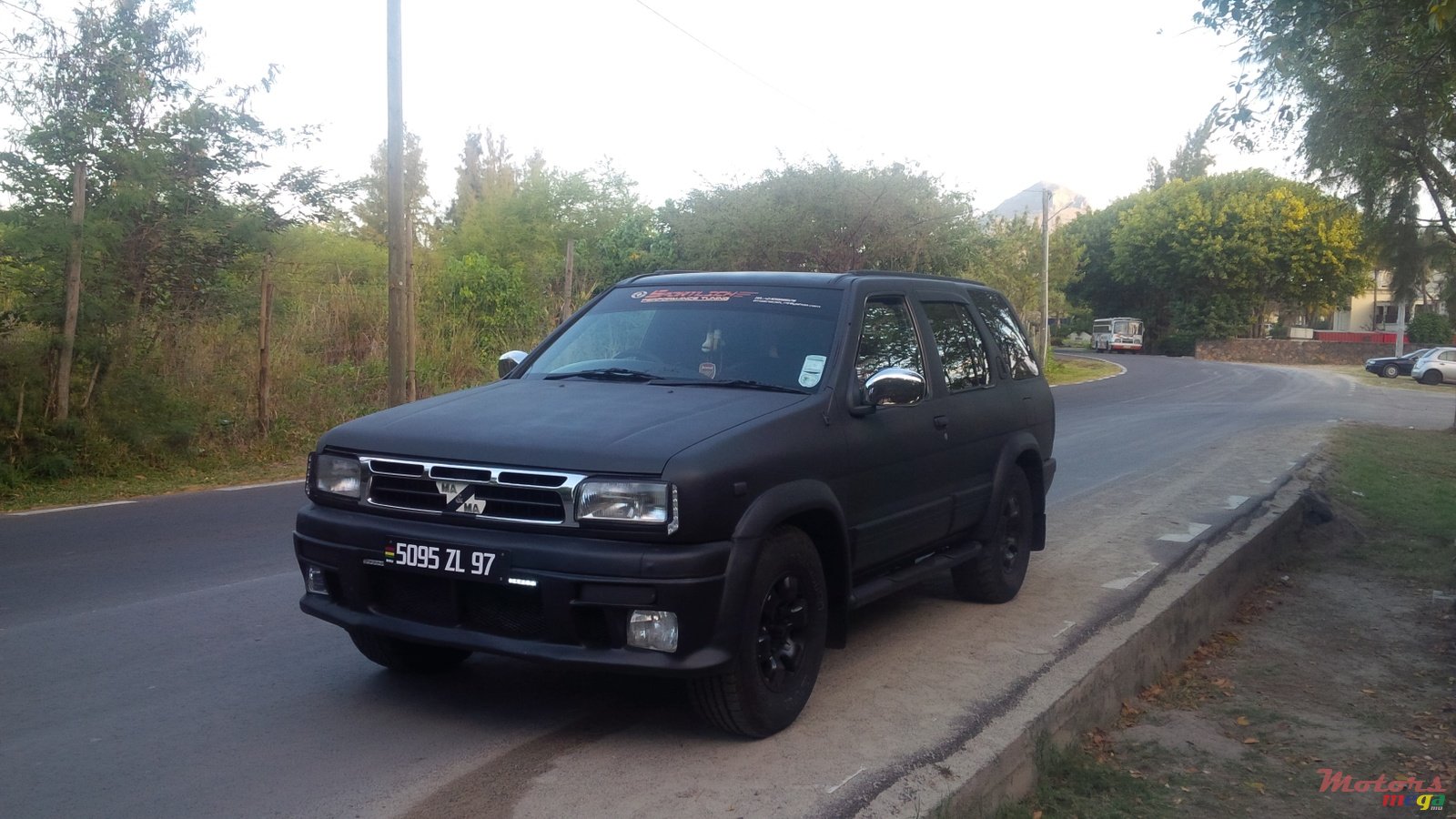 1997' Nissan Pathfinder photo #1