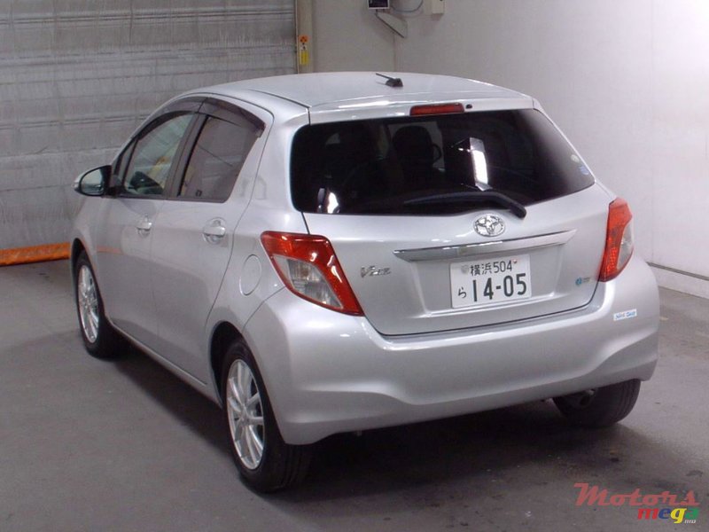 2013' Toyota Vitz photo #1