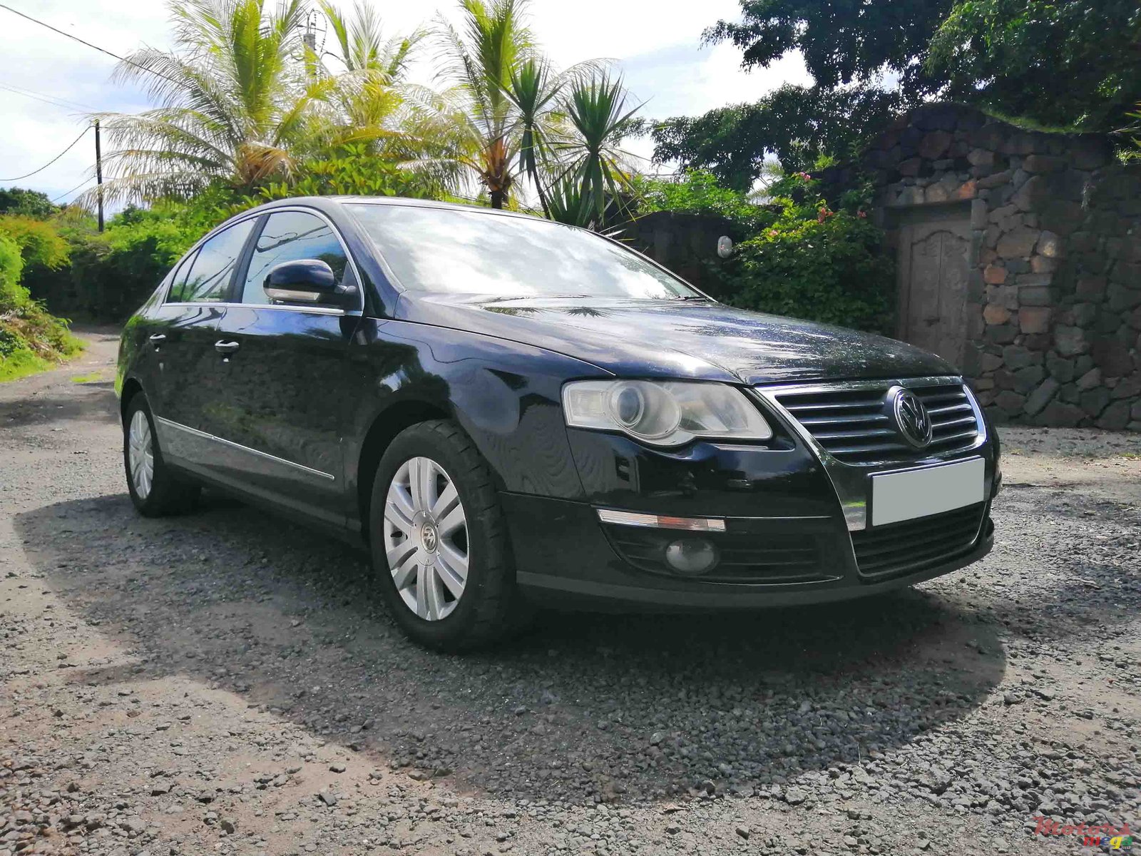 2008' Volkswagen Passat photo #1