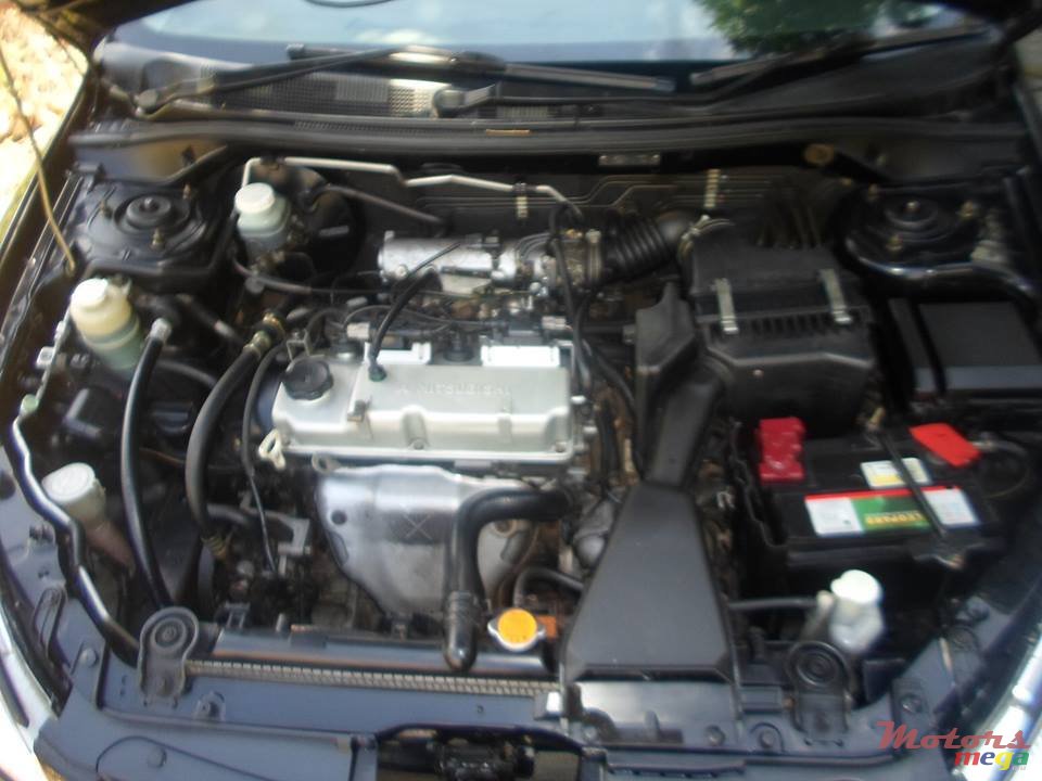 2005' Mitsubishi Lancer photo #2