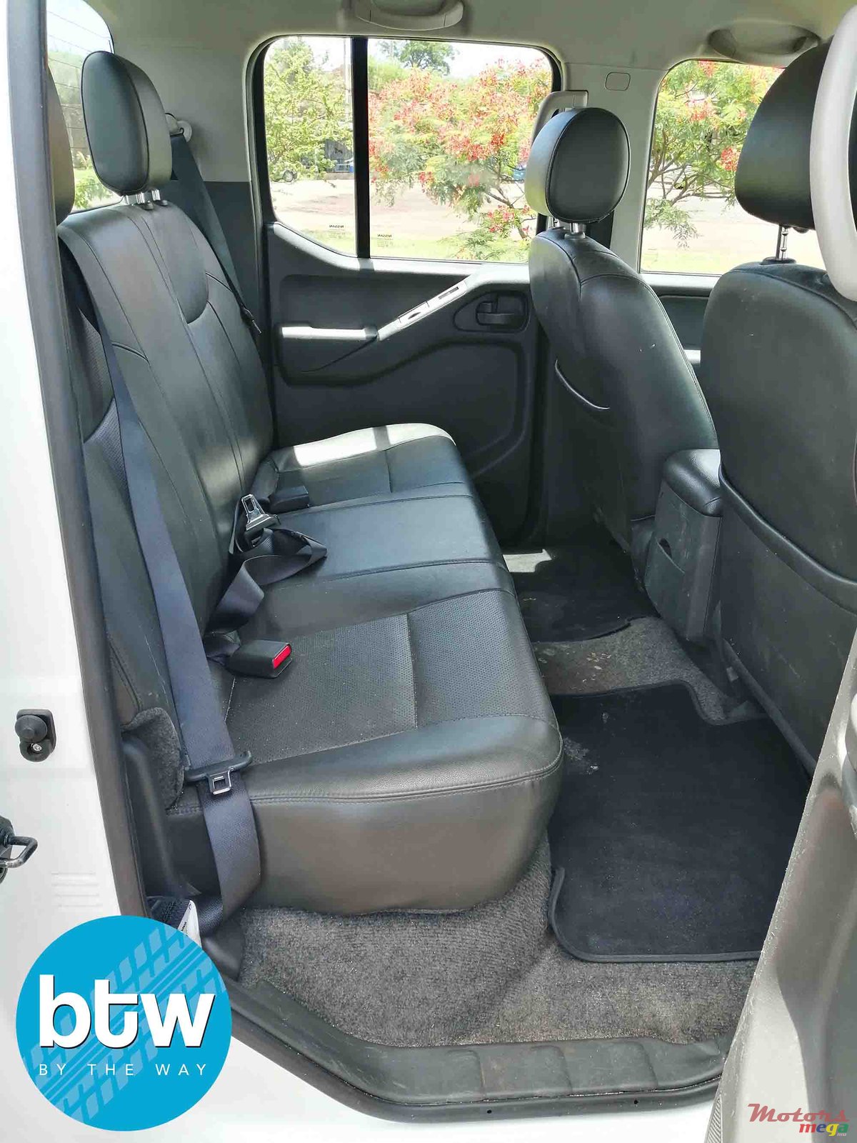 2017' Nissan Navara photo #4