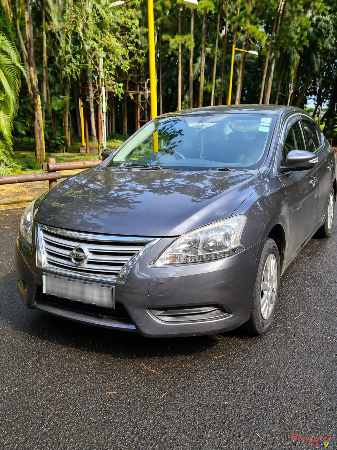 2013' Nissan Sentra photo #1