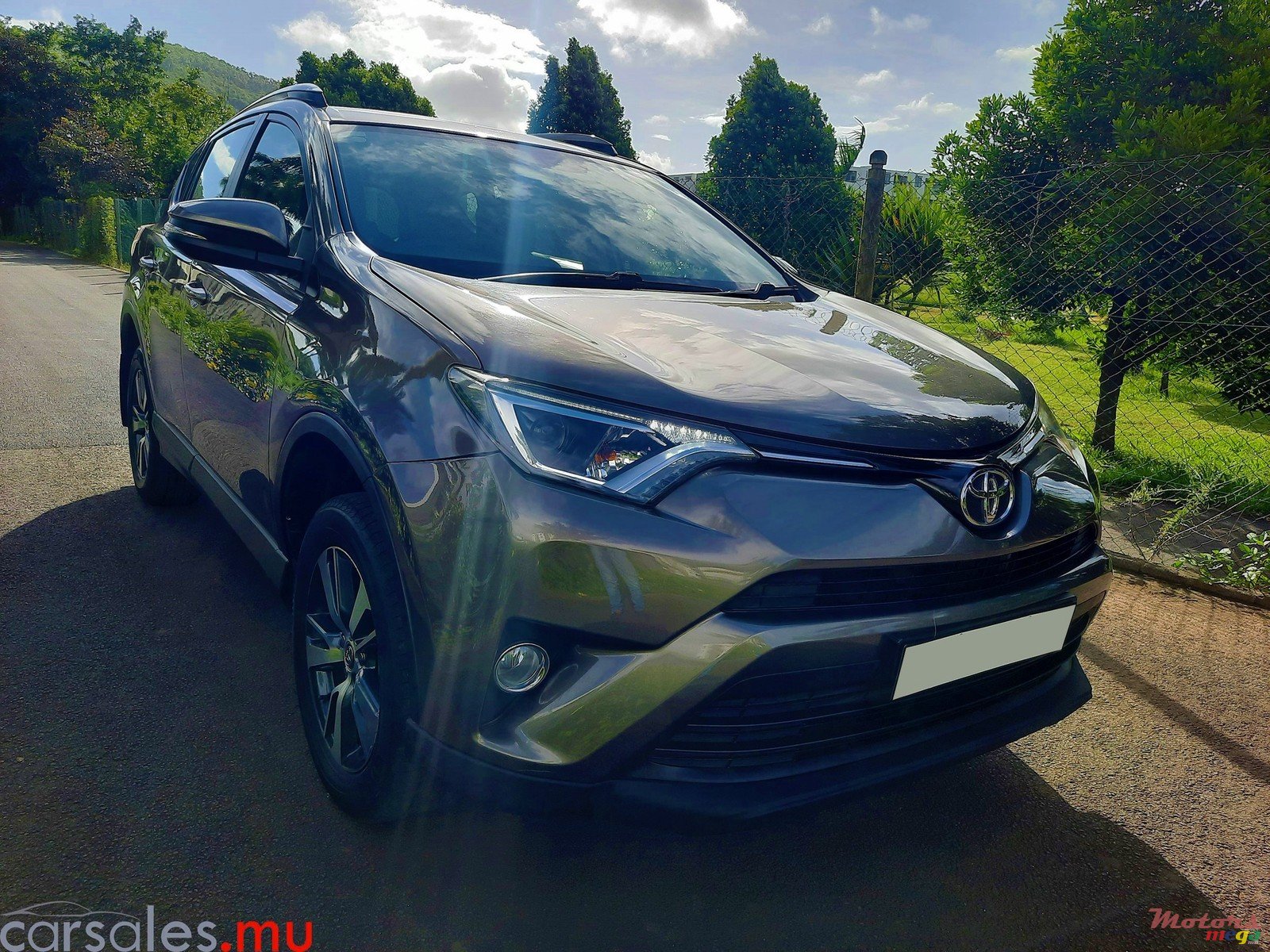 2017' Toyota RAV4 2.0 photo #2
