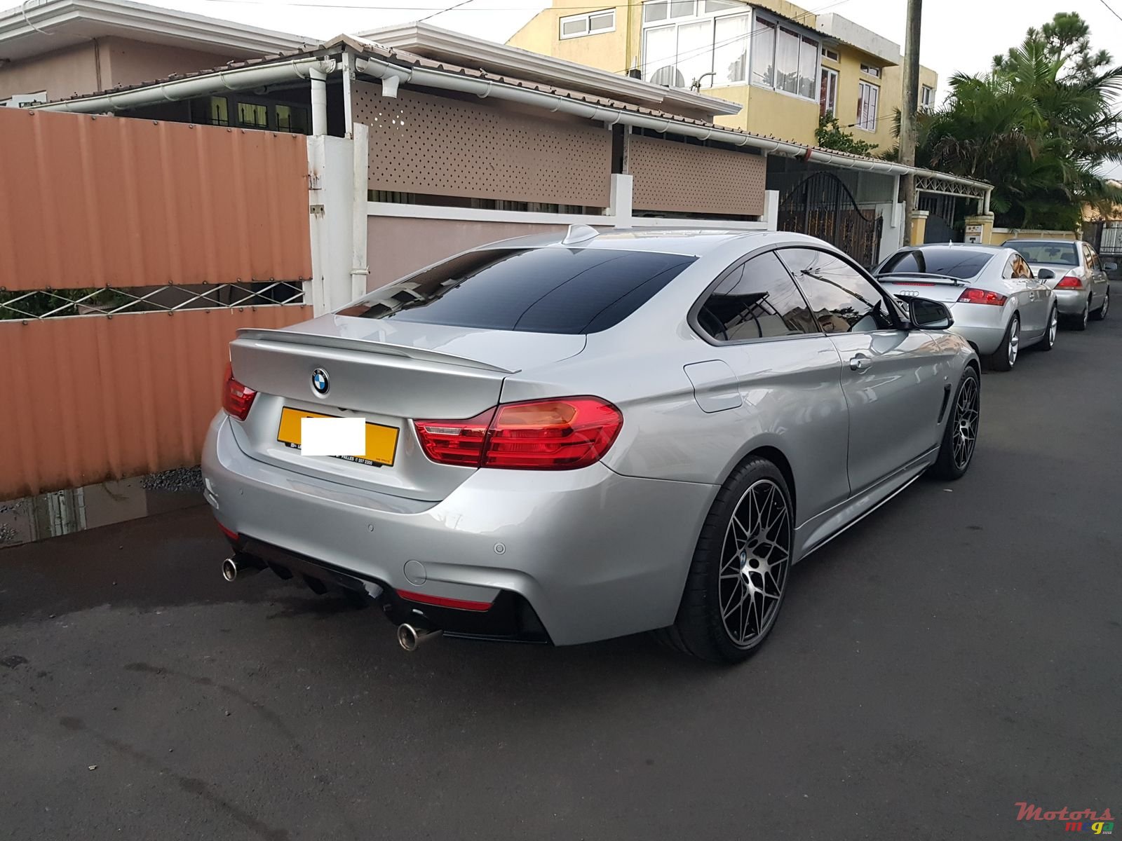 2013' BMW 428i M performance photo #3