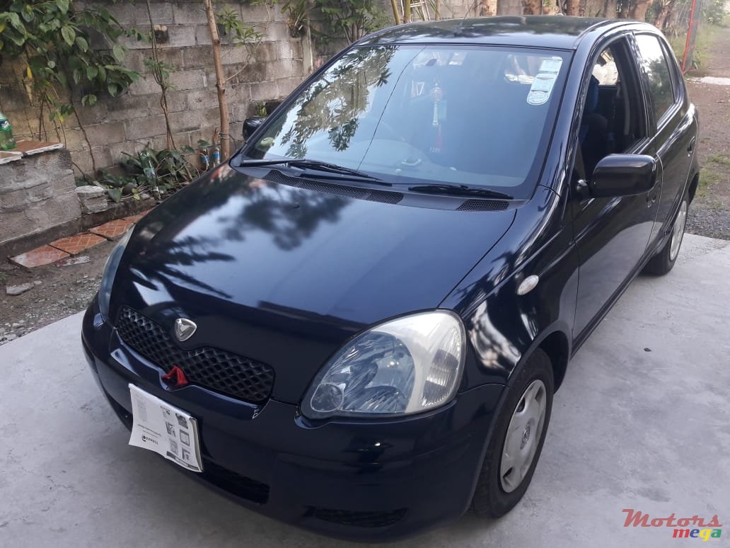 2002' Toyota Vitz photo #6