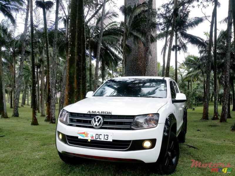 2013' Volkswagen Amarok 4x4 photo #3