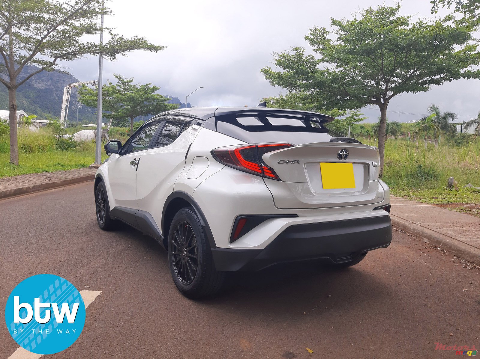 2018' Toyota C-HR photo #3