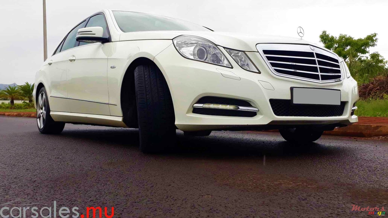 2011' Mercedes-Benz E-Class E250 CGI Avantgarde photo #2