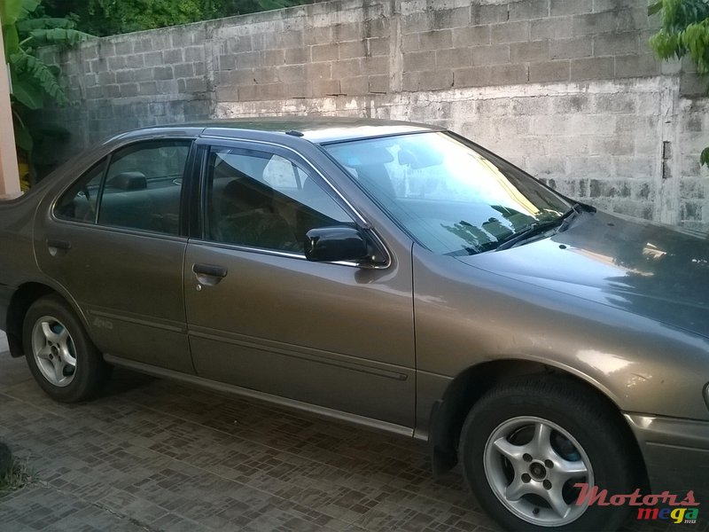 1996' Nissan Sunny photo #1