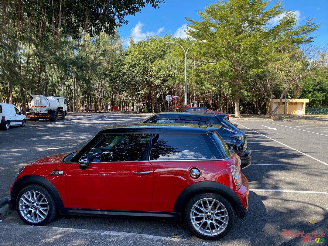 2012' MINI Cooper S photo #5