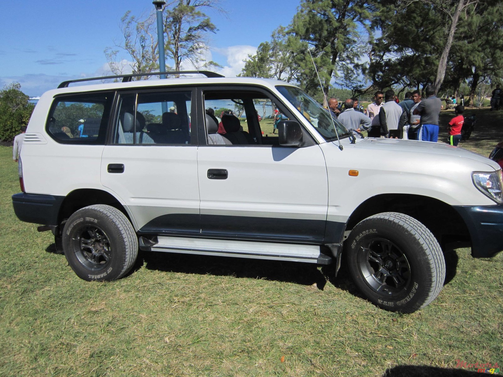 2001' Toyota Prado LPG photo #1