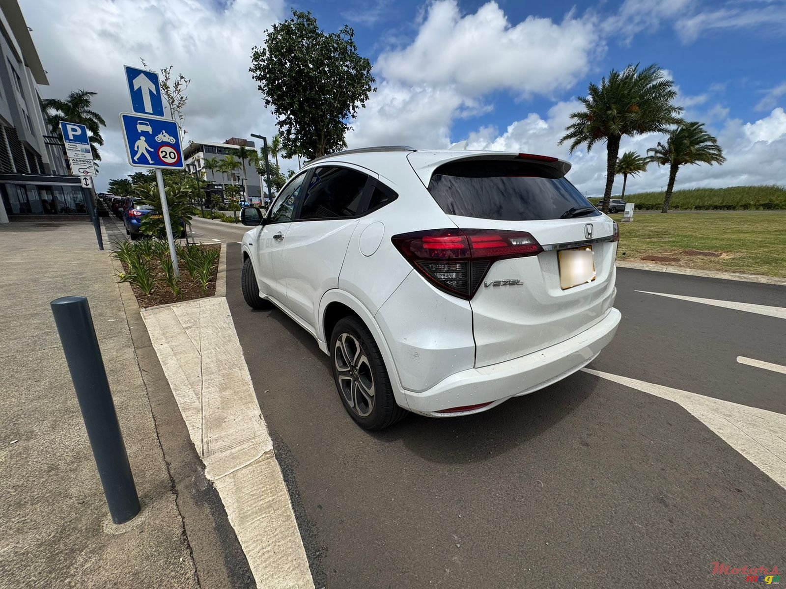 2020' Honda HR-V photo #2