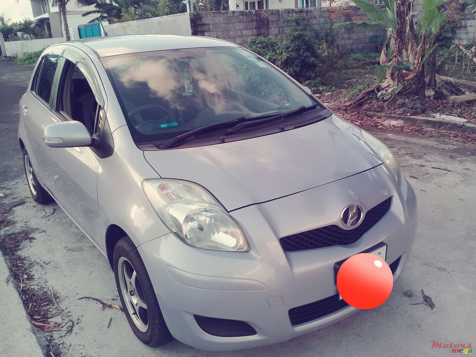 2010' Toyota Vitz 1300Cc photo #2