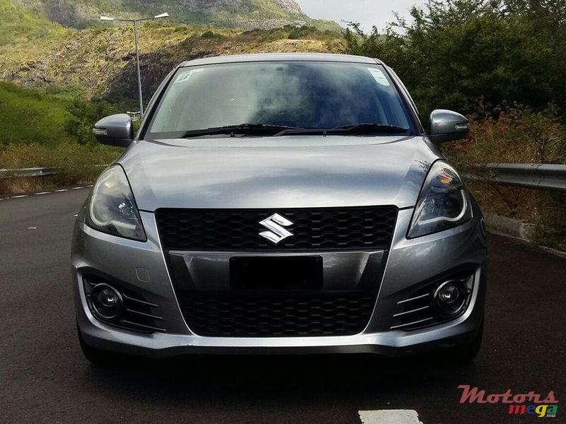 2012' Suzuki Swift Sport photo #1