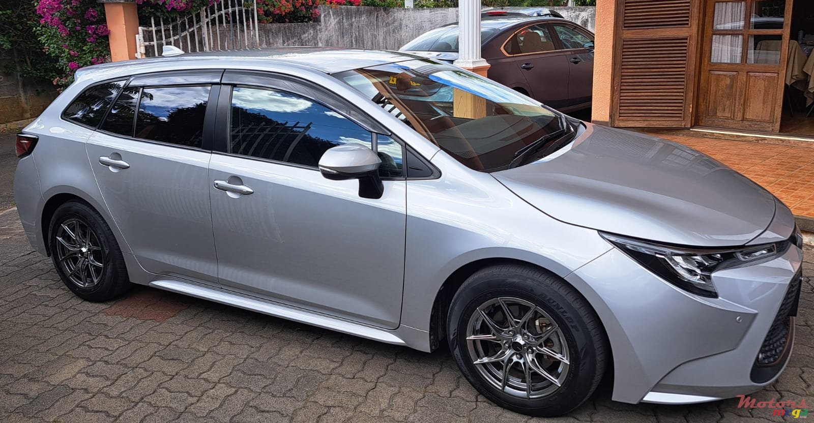 2021' Toyota Corolla Touring photo #3