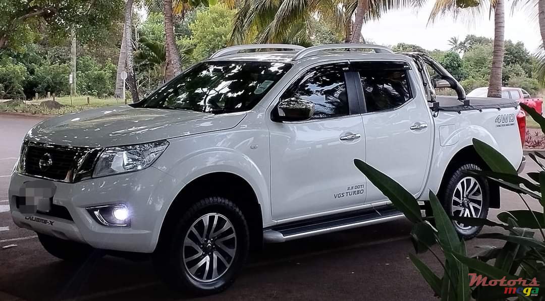 2020' Nissan Navara photo #1