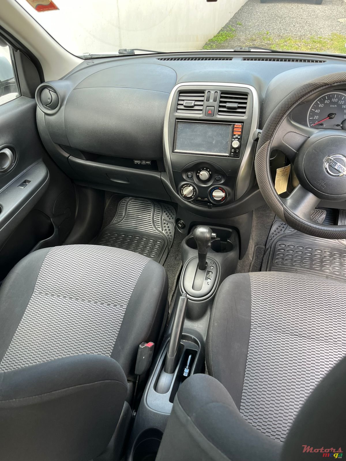 2015' Nissan March photo #2