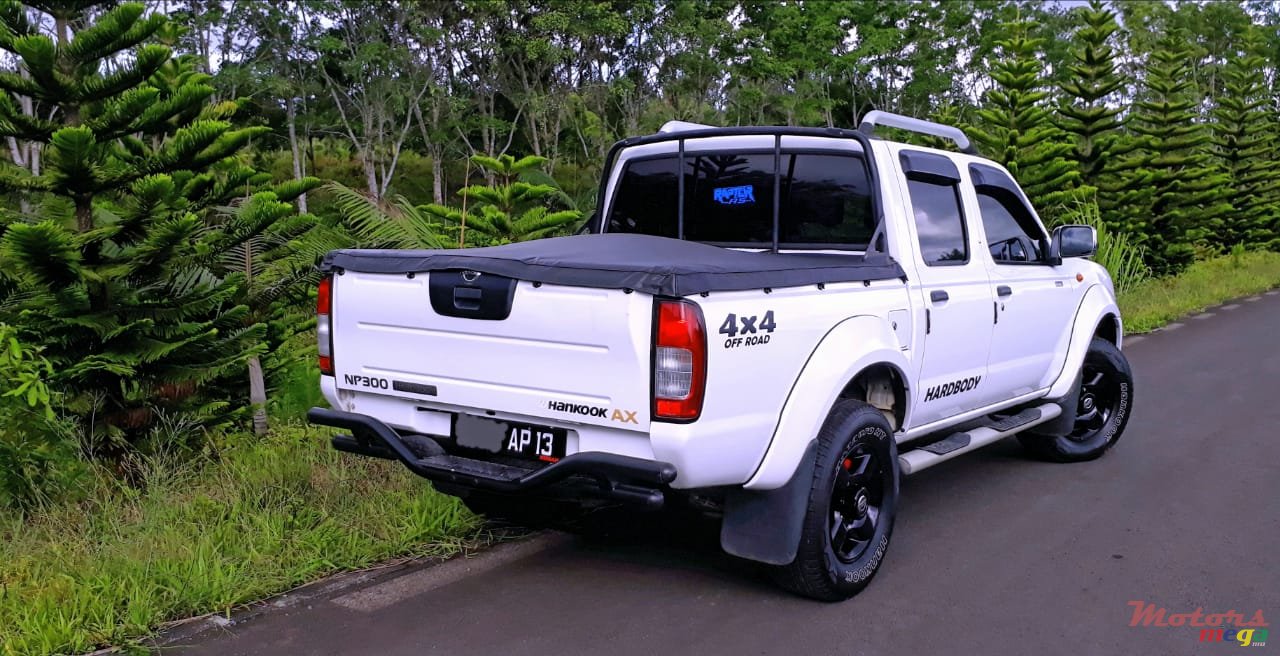2013' Nissan NP300 Hardbody photo #4