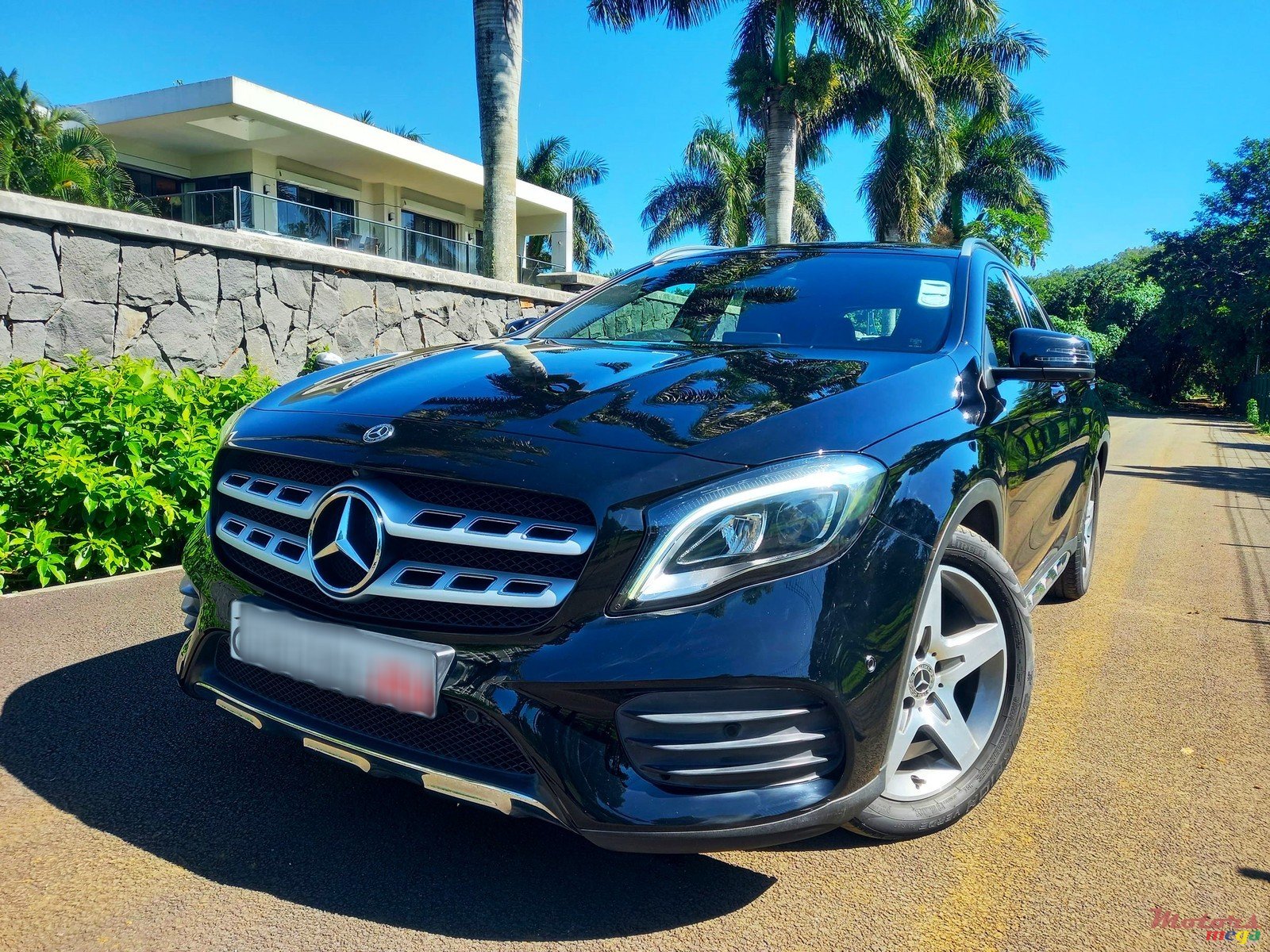 2020' Mercedes-Benz GLA 200 AMG 1.6 photo #2