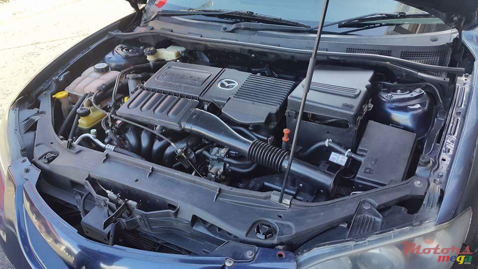 2004' Mazda photo #4