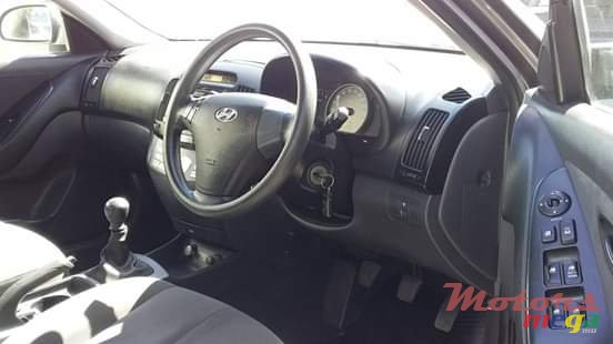 2009' Hyundai Elantra photo #4