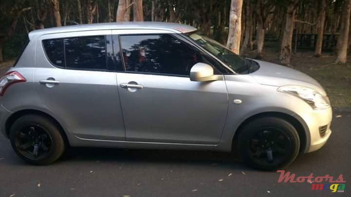 2011' Suzuki Swift photo #1