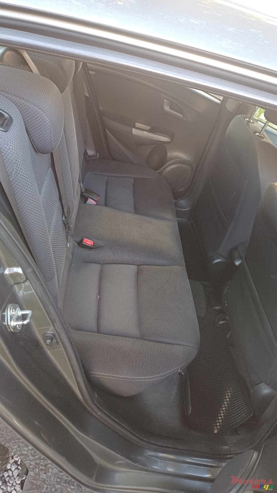 2011' Honda Insight photo #3