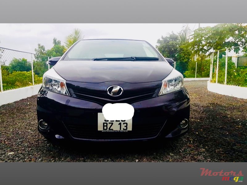 2013' Toyota Vitz photo #6