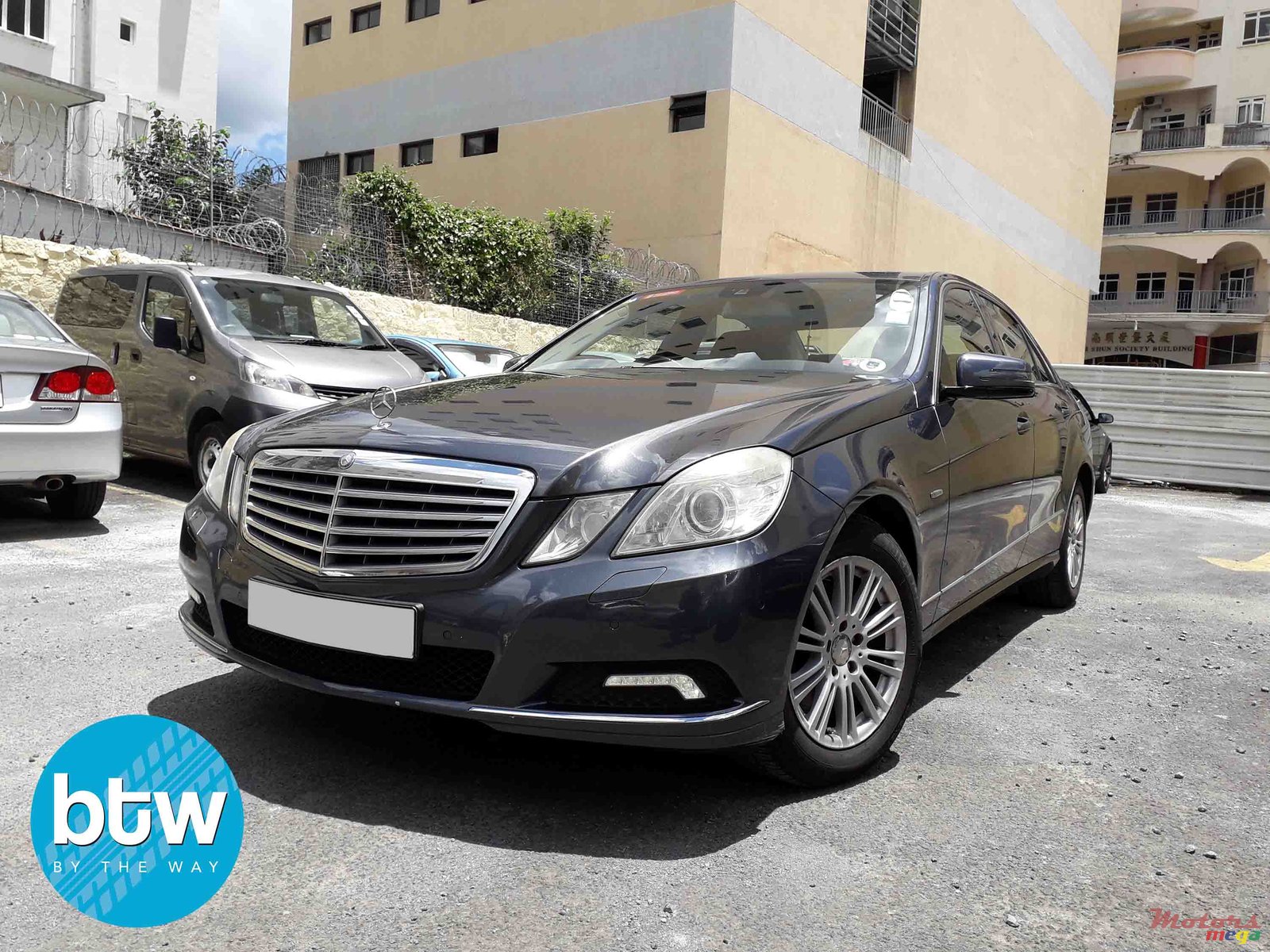 2009' Mercedes-Benz E-Class photo #2