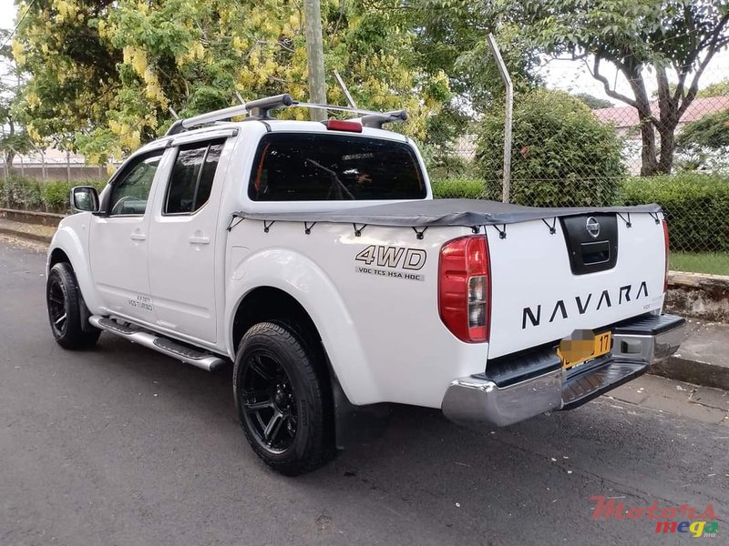 2017' Nissan Navara photo #3