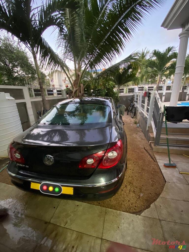 2011' Volkswagen Passat CC Sport photo #2