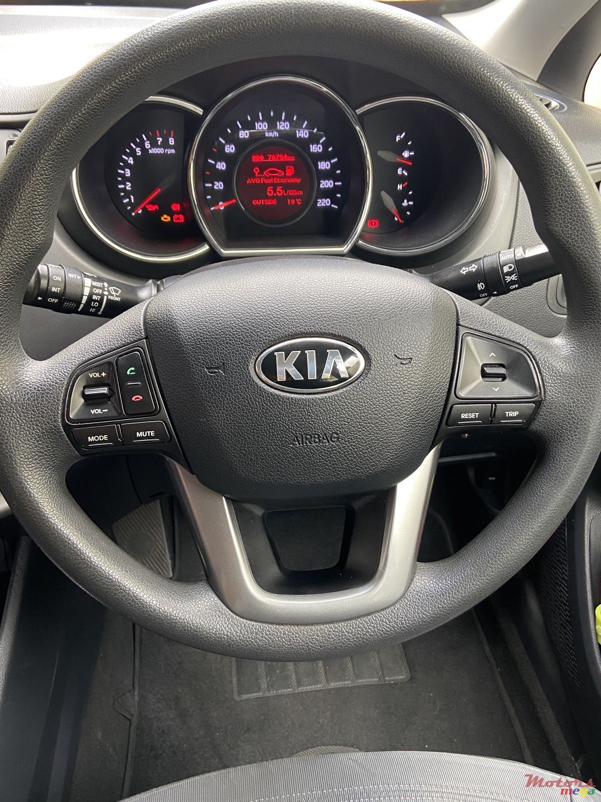 2013' Kia Rio photo #6