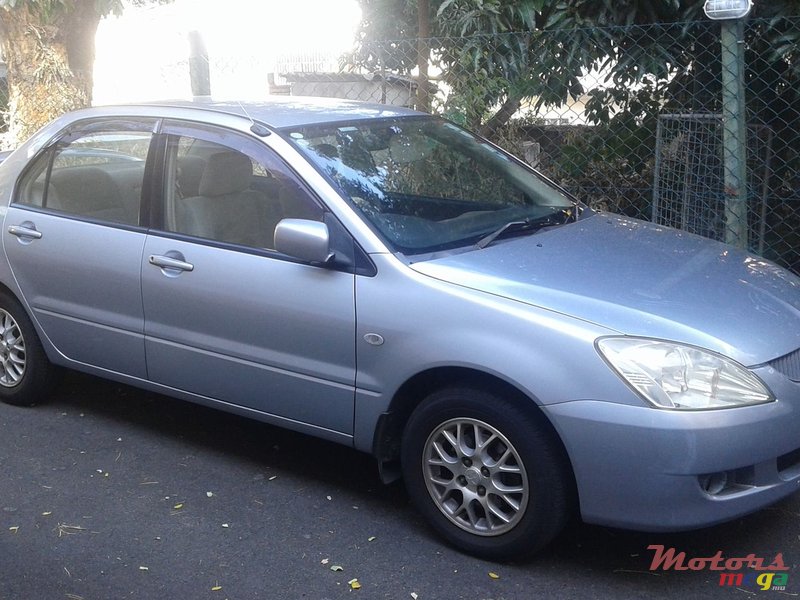 2003' Mitsubishi Lancer photo #3