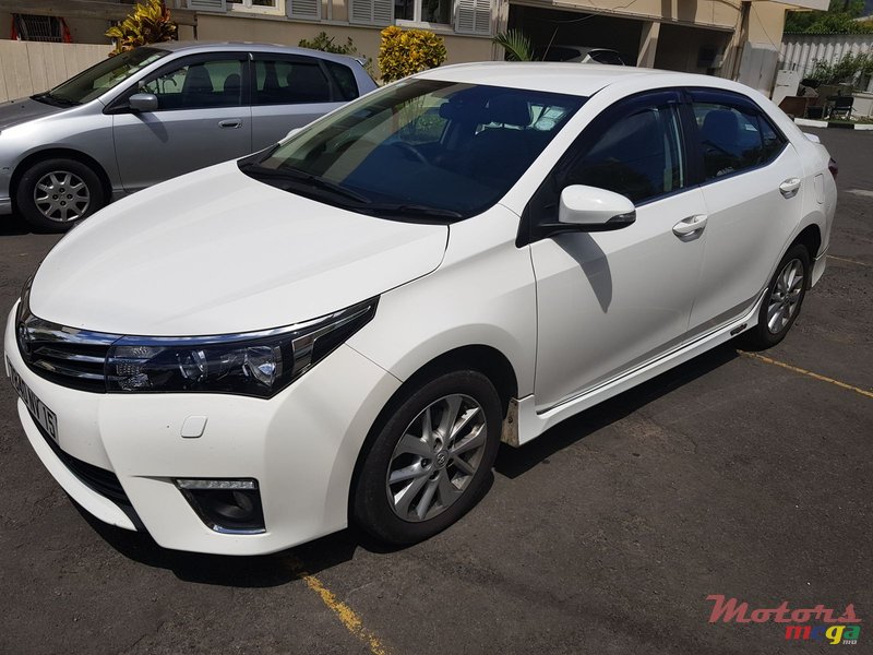 2015' Toyota Corolla TRD sports photo #1