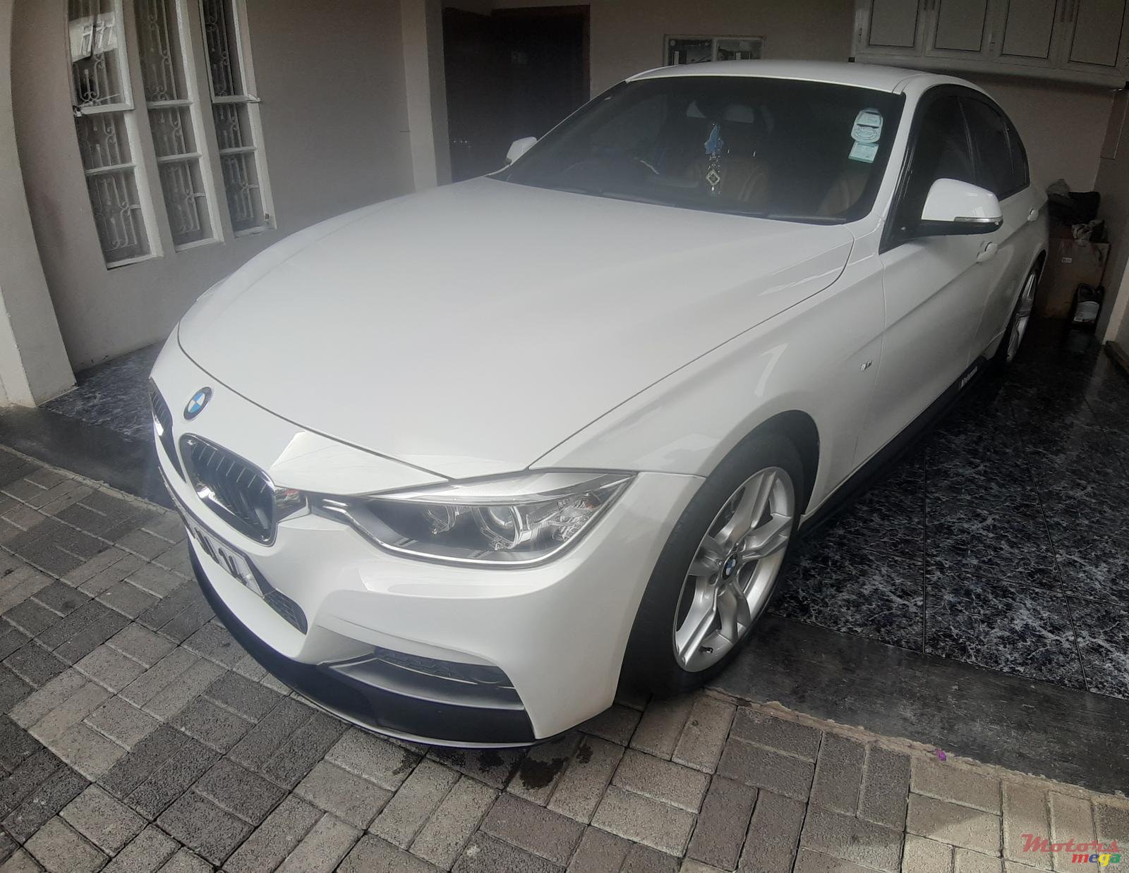 2014' BMW 3 Series Sedan photo #5