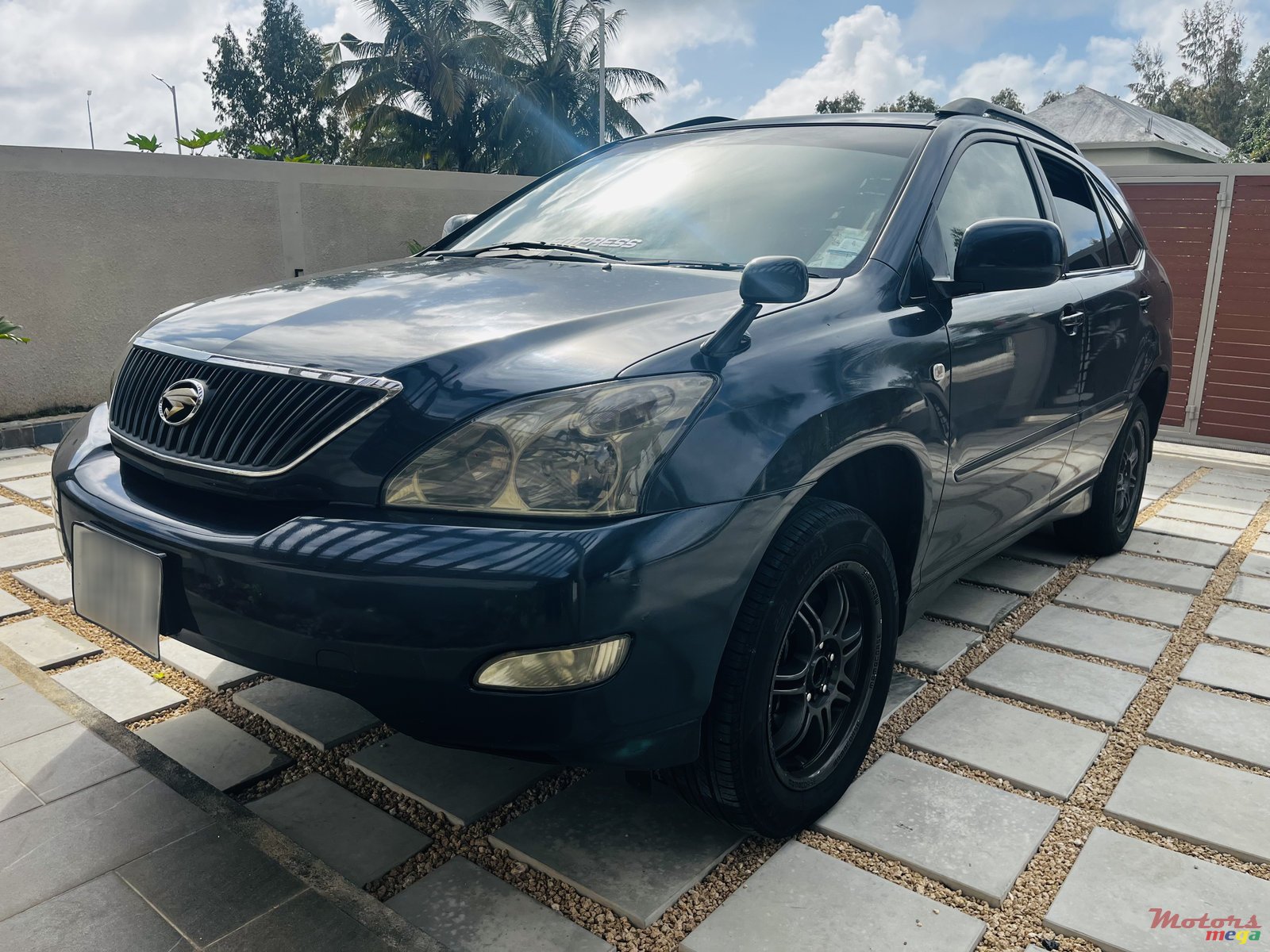 2003' Toyota Harrier photo #4