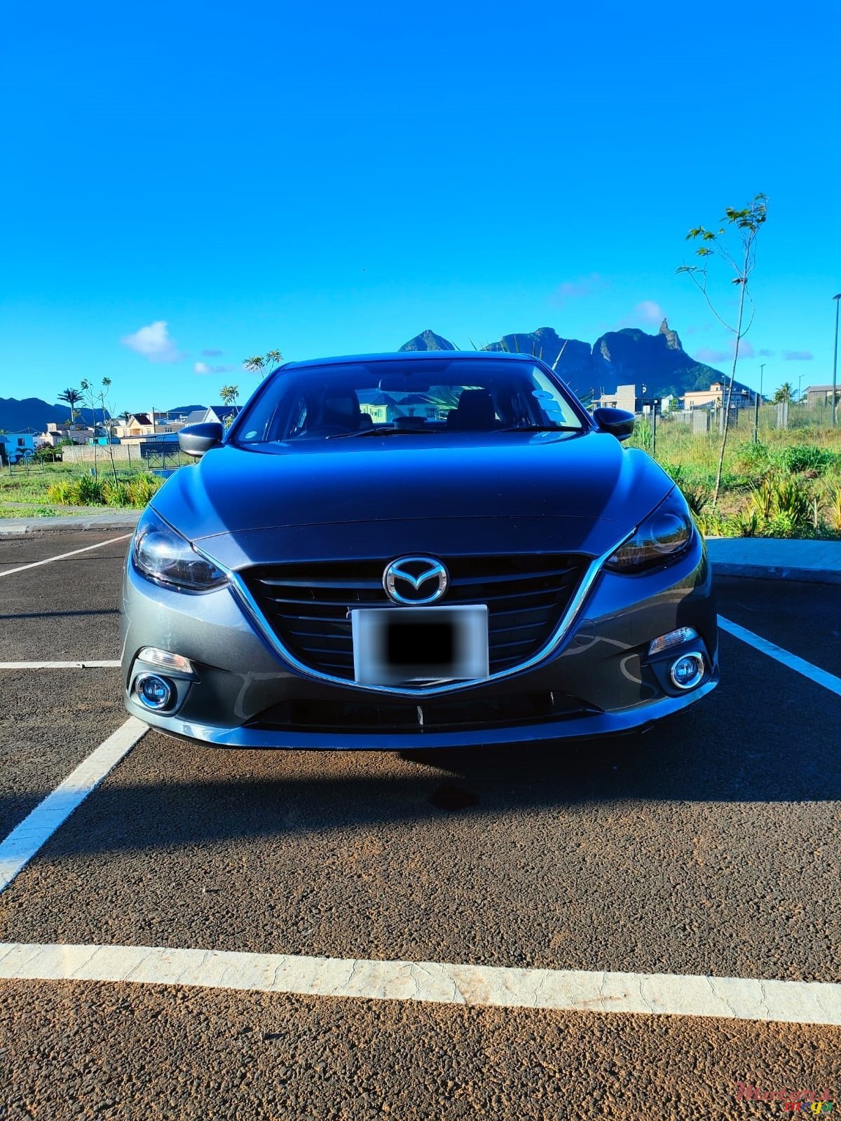 2014' Mazda Axela photo #1