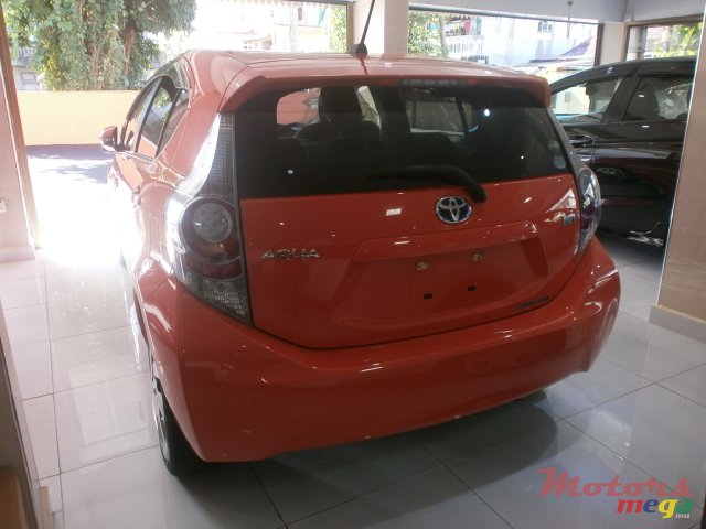 2013' Toyota Aurion Aqua photo #2