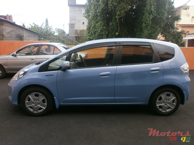 2012' Honda fit hybrid photo #3